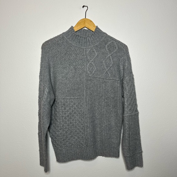 American Eagle Outfitters Grey Quilt Knit Mock Turtleneck Oversized Sweater XS - Picture 2 of 7